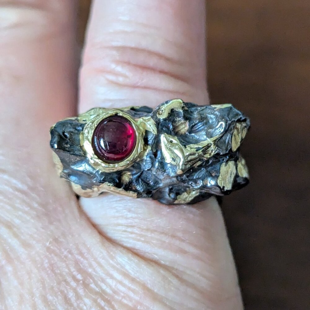 RING Garnet Sterling Silver with Gold highlights - Size 7